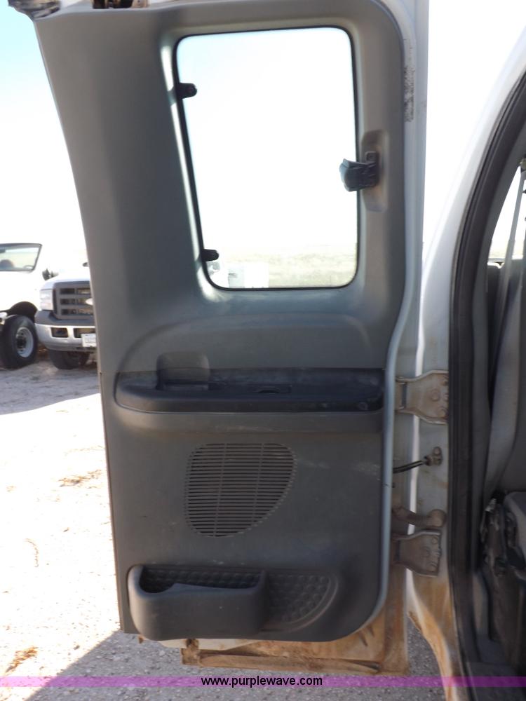 image for item I8422 2006 Ford F250 Super Duty XL SuperCab pickup truck