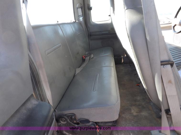 image for item I8422 2006 Ford F250 Super Duty XL SuperCab pickup truck