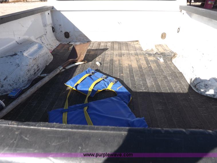 image for item I8422 2006 Ford F250 Super Duty XL SuperCab pickup truck