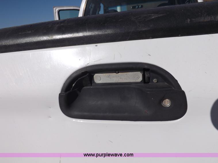 image for item I8422 2006 Ford F250 Super Duty XL SuperCab pickup truck