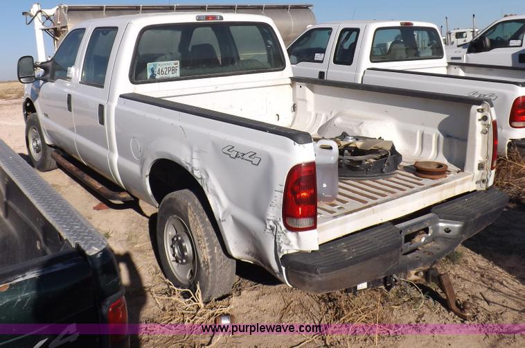 image for item I8423 2005 Ford F250 Super Duty XL Crew Cab pickup truck