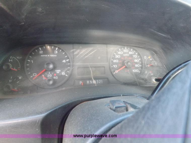 image for item I8423 2005 Ford F250 Super Duty XL Crew Cab pickup truck