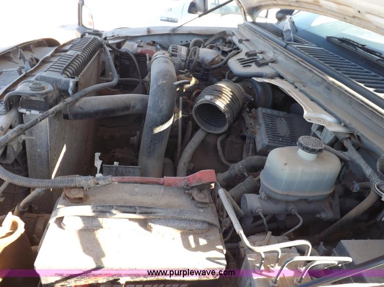 image for item I8423 2005 Ford F250 Super Duty XL Crew Cab pickup truck