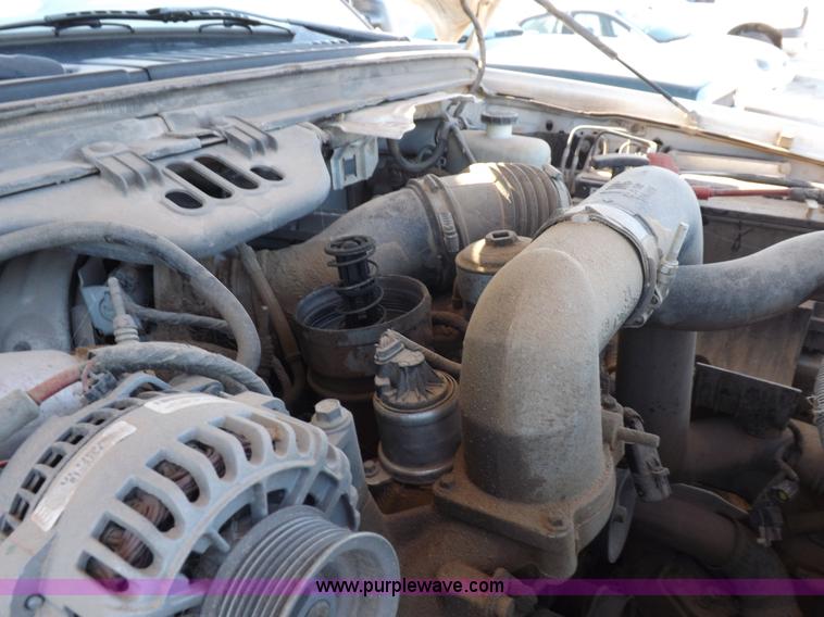 image for item I8423 2005 Ford F250 Super Duty XL Crew Cab pickup truck