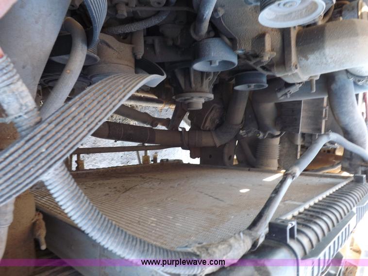 image for item I8423 2005 Ford F250 Super Duty XL Crew Cab pickup truck