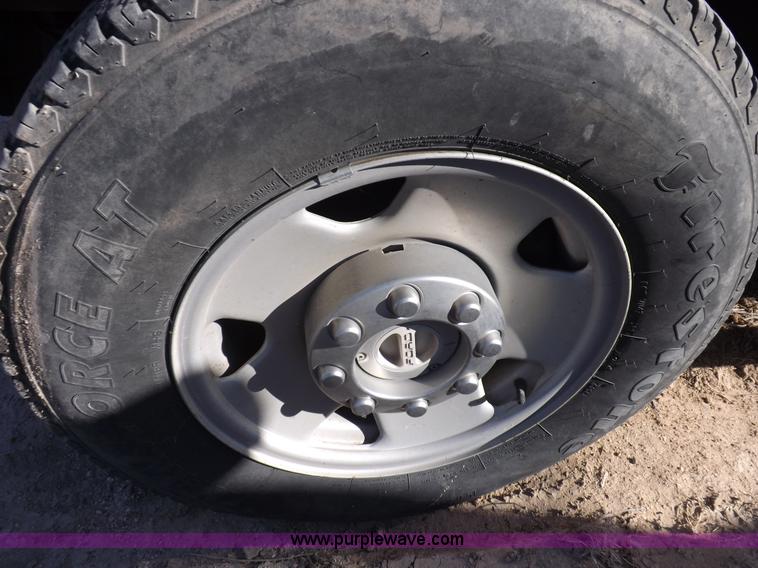 image for item I8423 2005 Ford F250 Super Duty XL Crew Cab pickup truck