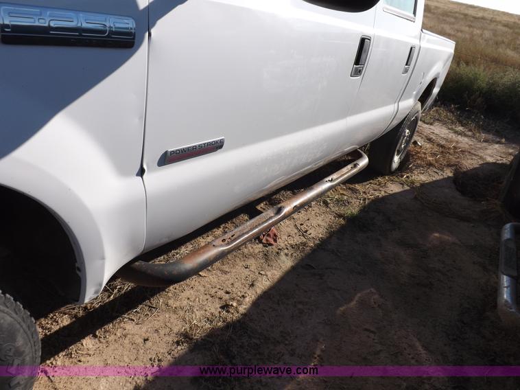 image for item I8423 2005 Ford F250 Super Duty XL Crew Cab pickup truck