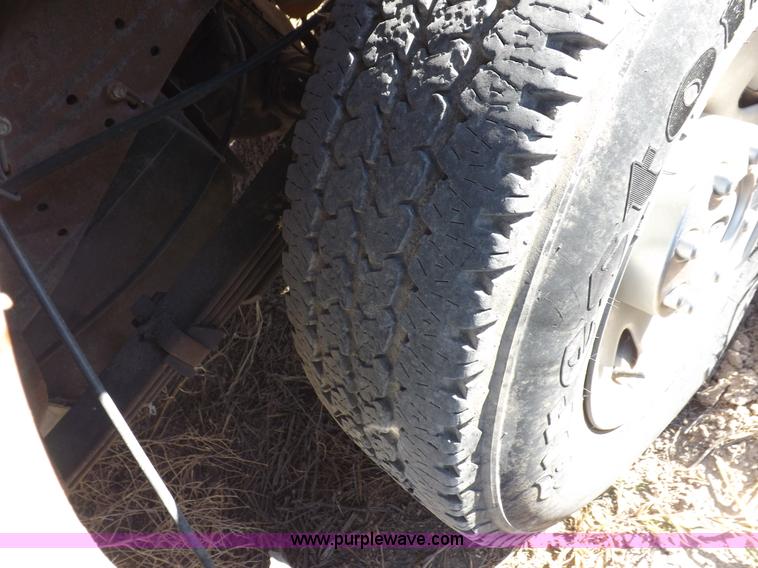 image for item I8423 2005 Ford F250 Super Duty XL Crew Cab pickup truck