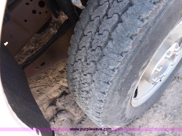 image for item I8423 2005 Ford F250 Super Duty XL Crew Cab pickup truck