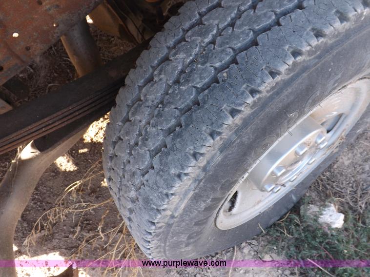 image for item I8423 2005 Ford F250 Super Duty XL Crew Cab pickup truck