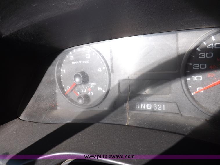 image for item I8423 2005 Ford F250 Super Duty XL Crew Cab pickup truck