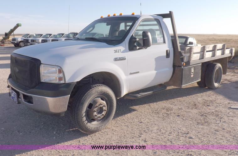 image for item I8425 2007 Ford F350 Super Duty XL flatbed truck