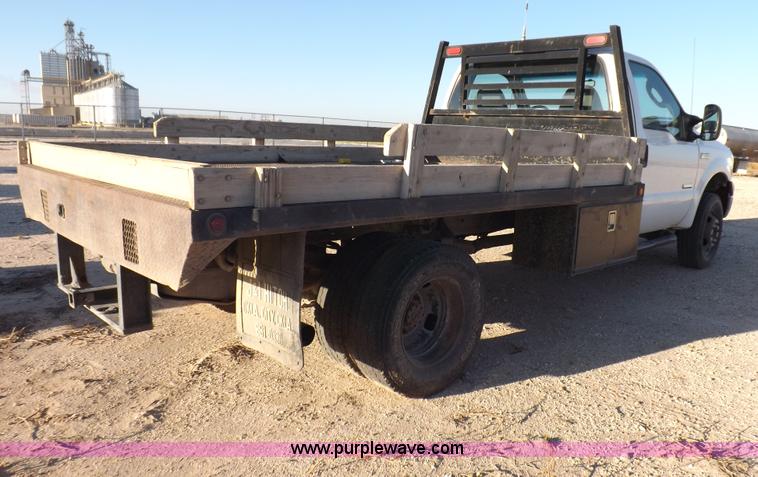image for item I8425 2007 Ford F350 Super Duty XL flatbed truck