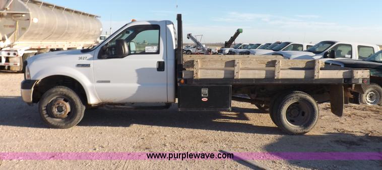 image for item I8425 2007 Ford F350 Super Duty XL flatbed truck