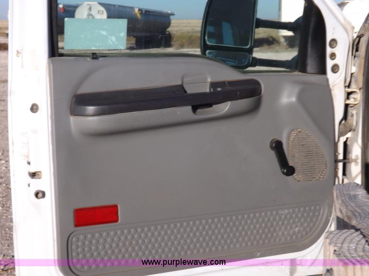 image for item I8425 2007 Ford F350 Super Duty XL flatbed truck