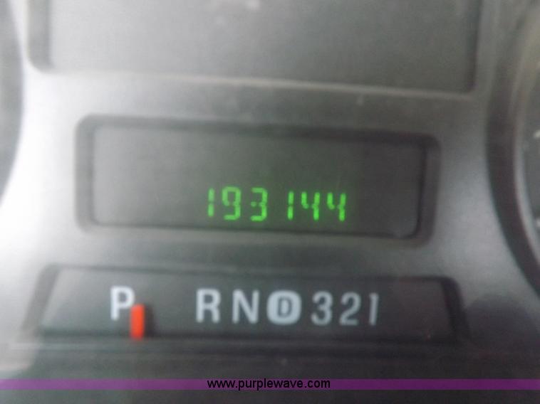 image for item I8425 2007 Ford F350 Super Duty XL flatbed truck