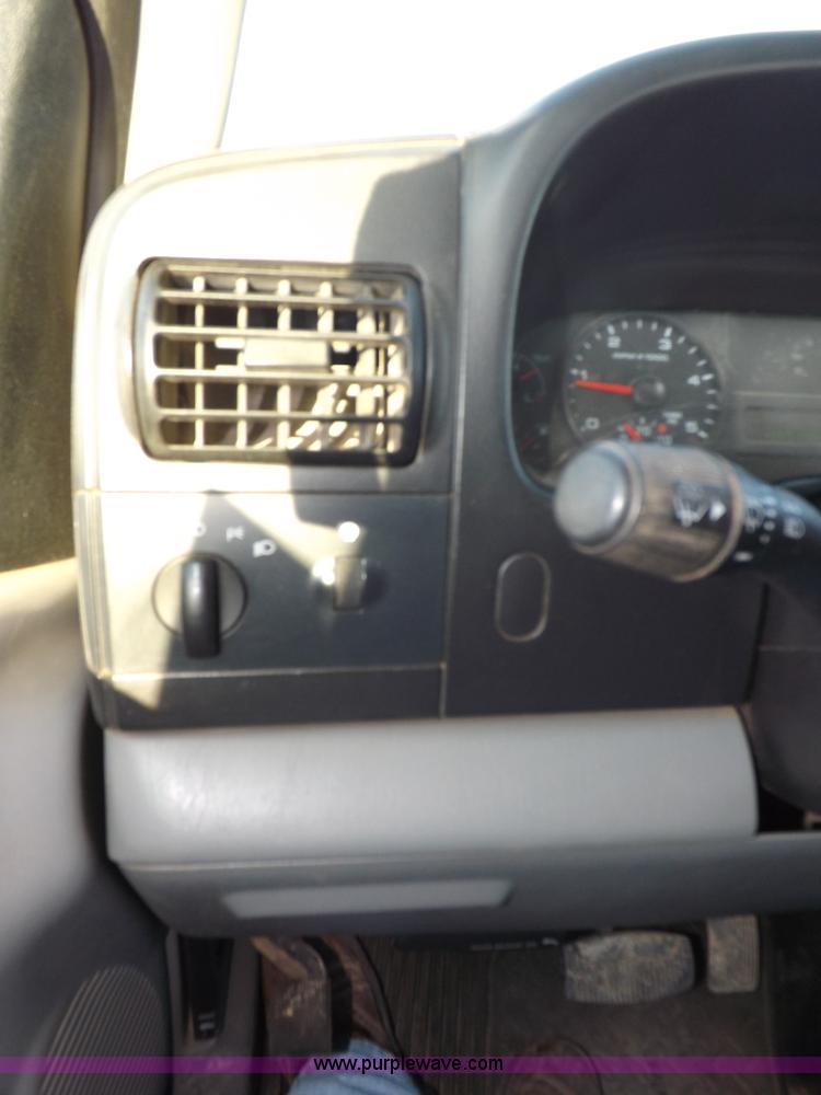 image for item I8425 2007 Ford F350 Super Duty XL flatbed truck