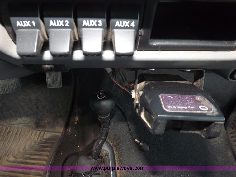 image for item I8425 2007 Ford F350 Super Duty XL flatbed truck