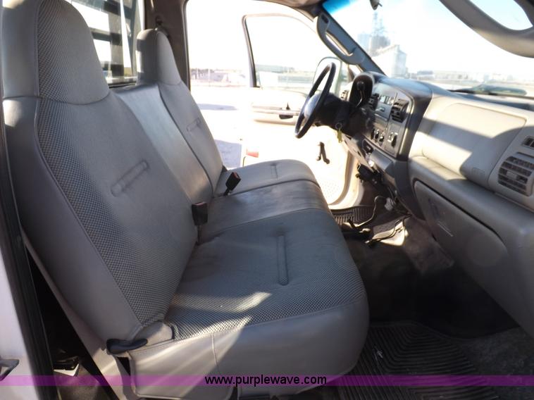 image for item I8425 2007 Ford F350 Super Duty XL flatbed truck