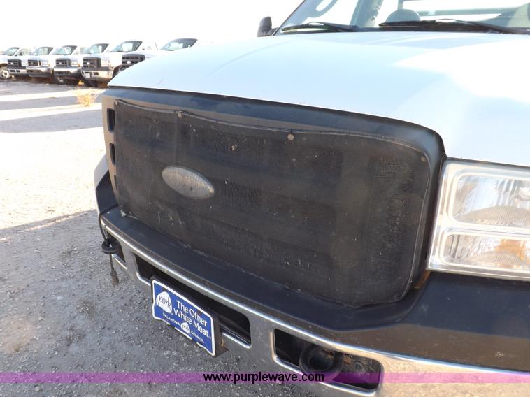 image for item I8425 2007 Ford F350 Super Duty XL flatbed truck