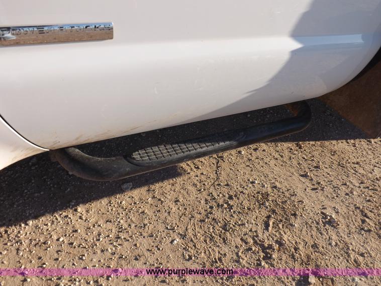 image for item I8425 2007 Ford F350 Super Duty XL flatbed truck