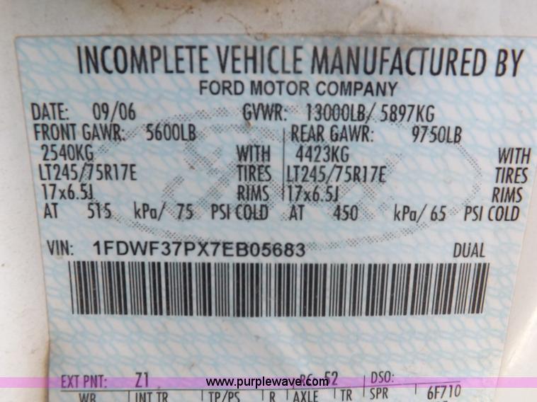 image for item I8425 2007 Ford F350 Super Duty XL flatbed truck