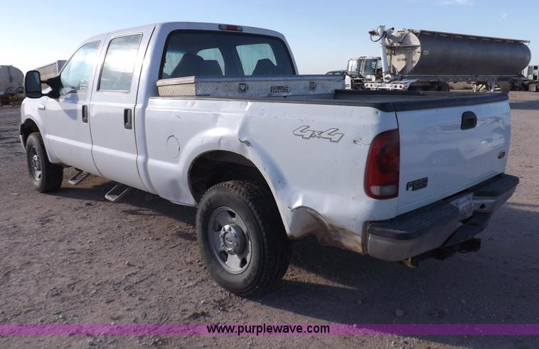 image for item I8427 2005 Ford F250 Super Duty XL Crew Cab pickup truck