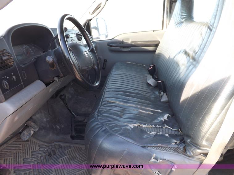 image for item I8427 2005 Ford F250 Super Duty XL Crew Cab pickup truck