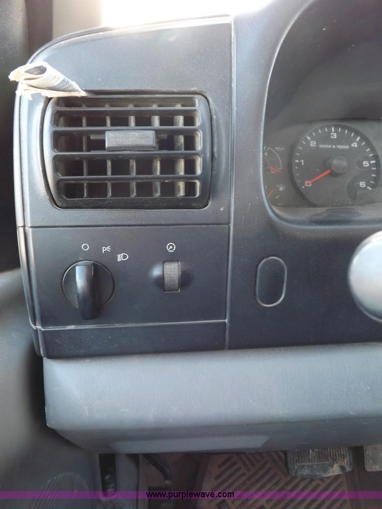 image for item I8427 2005 Ford F250 Super Duty XL Crew Cab pickup truck