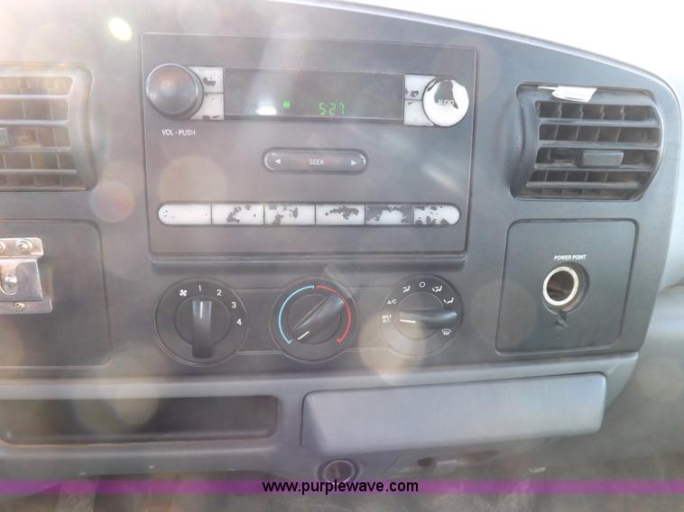 image for item I8427 2005 Ford F250 Super Duty XL Crew Cab pickup truck