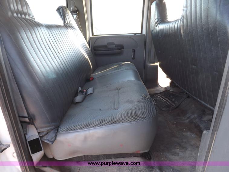 image for item I8427 2005 Ford F250 Super Duty XL Crew Cab pickup truck