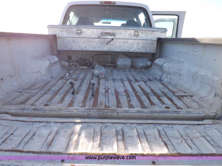 image for item I8427 2005 Ford F250 Super Duty XL Crew Cab pickup truck