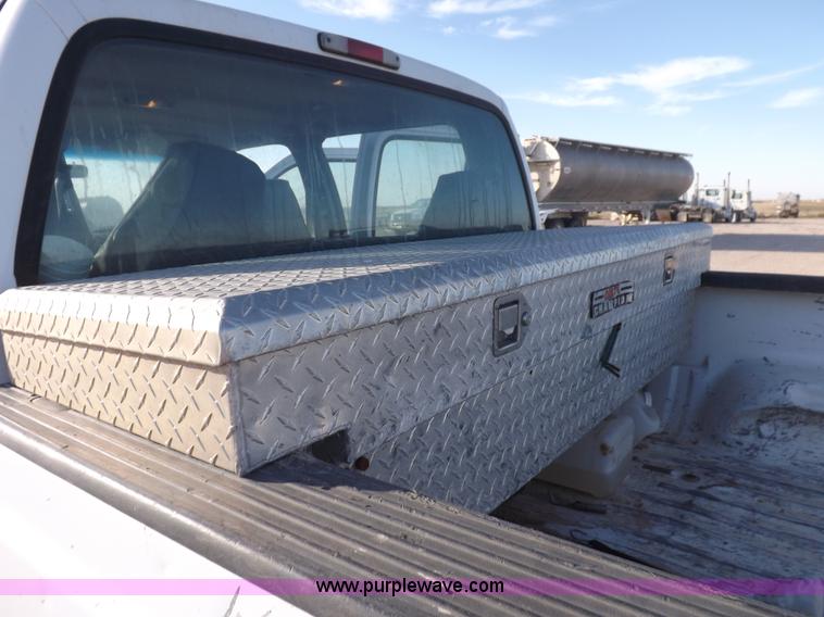 image for item I8427 2005 Ford F250 Super Duty XL Crew Cab pickup truck