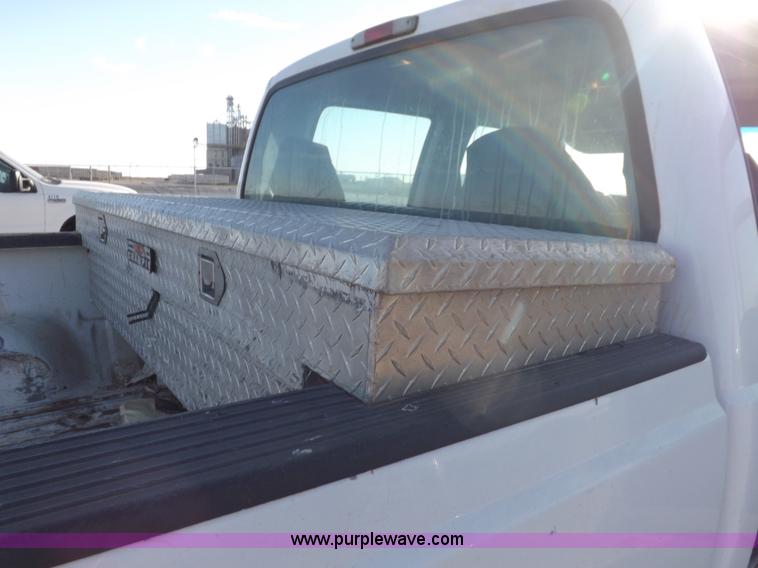 image for item I8427 2005 Ford F250 Super Duty XL Crew Cab pickup truck