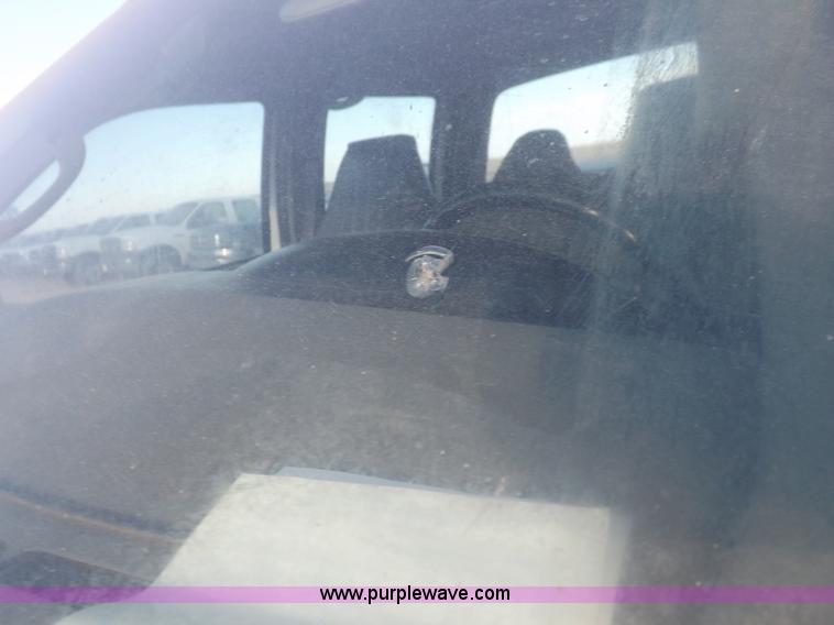 image for item I8427 2005 Ford F250 Super Duty XL Crew Cab pickup truck