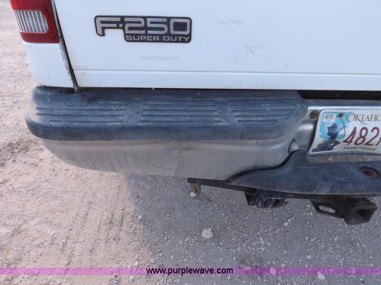 image for item I8427 2005 Ford F250 Super Duty XL Crew Cab pickup truck