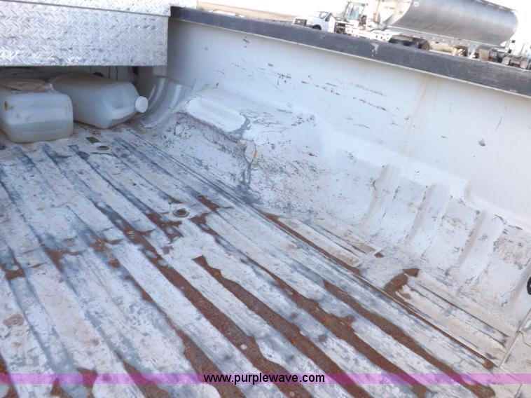 image for item I8427 2005 Ford F250 Super Duty XL Crew Cab pickup truck