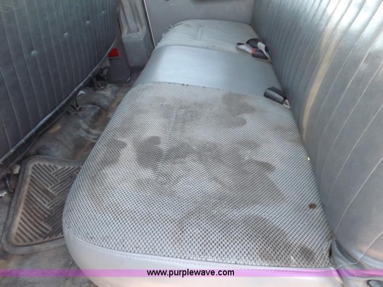 image for item I8427 2005 Ford F250 Super Duty XL Crew Cab pickup truck