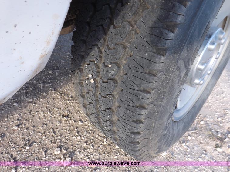 image for item I8427 2005 Ford F250 Super Duty XL Crew Cab pickup truck