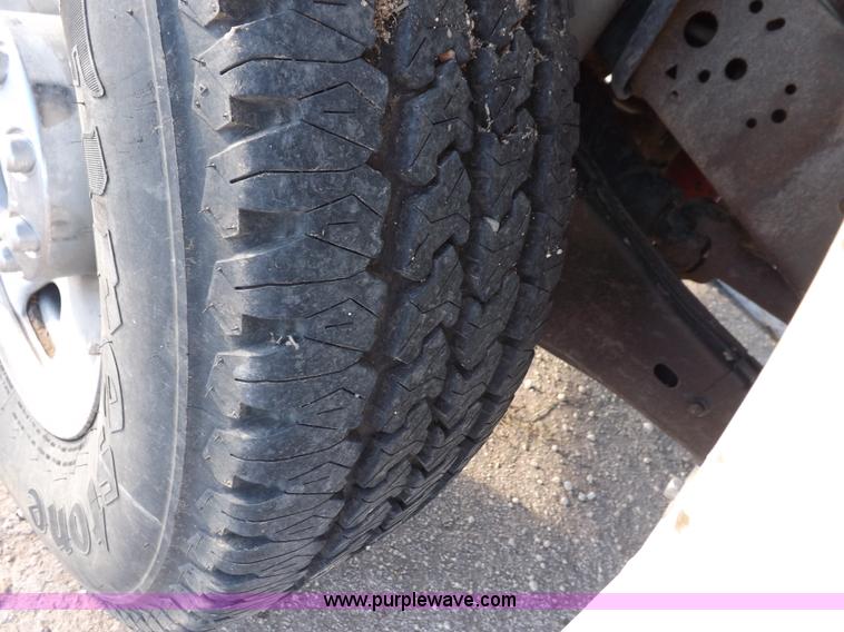 image for item I8427 2005 Ford F250 Super Duty XL Crew Cab pickup truck