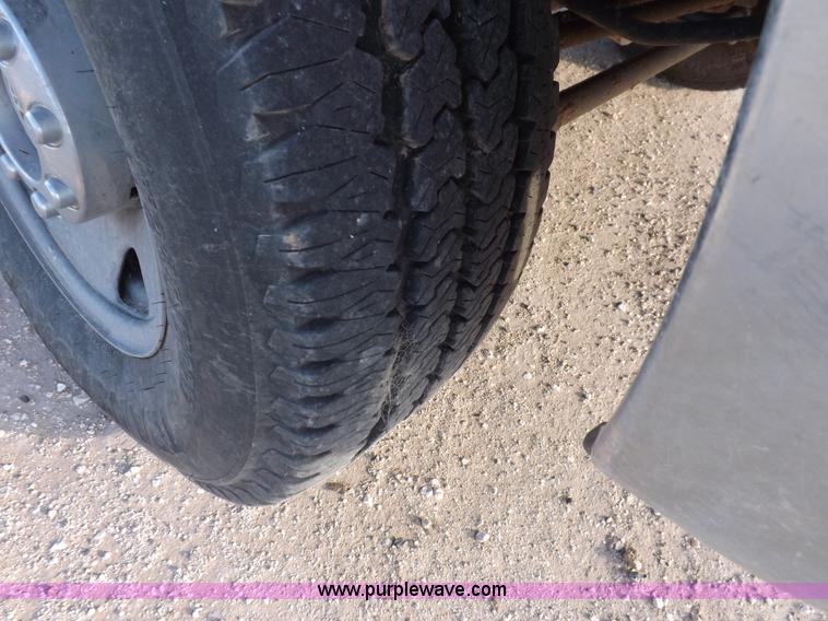 image for item I8427 2005 Ford F250 Super Duty XL Crew Cab pickup truck