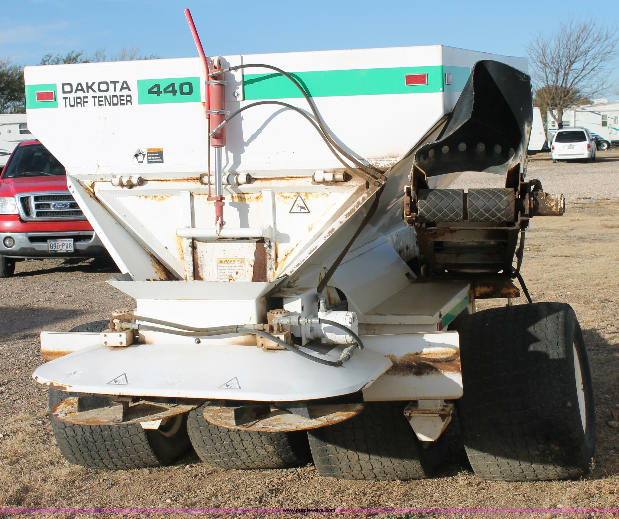 Dakota 440 turf tender in Amarillo, TX Item G5823 sold Purple Wave