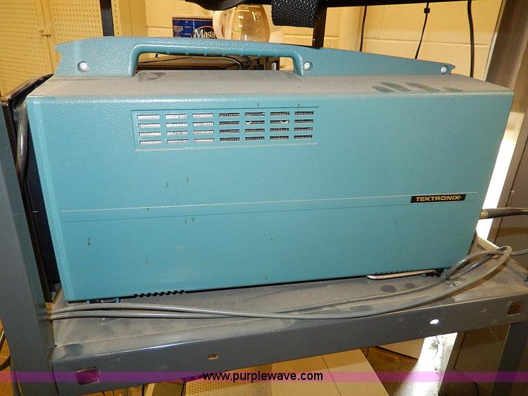 image for item AP9887 Assorted electronics