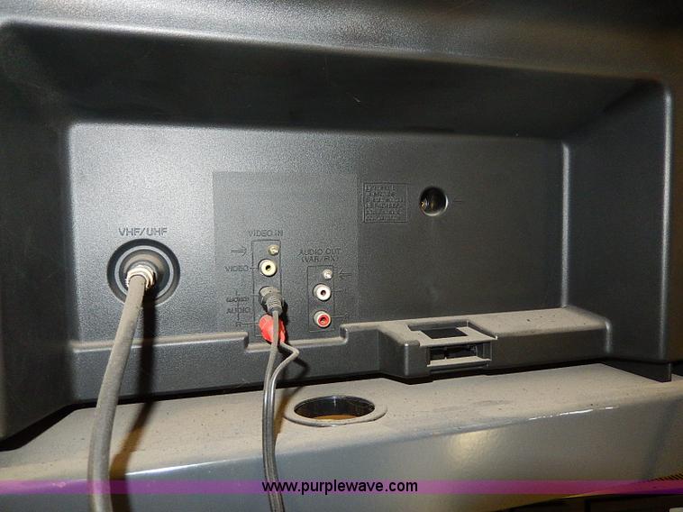 image for item AP9887 Assorted electronics