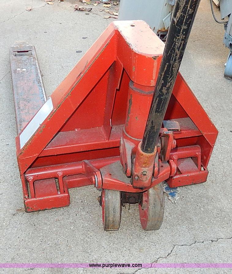 image for item AP9889 Assorted tools