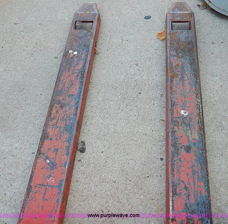 image for item AP9889 Assorted tools