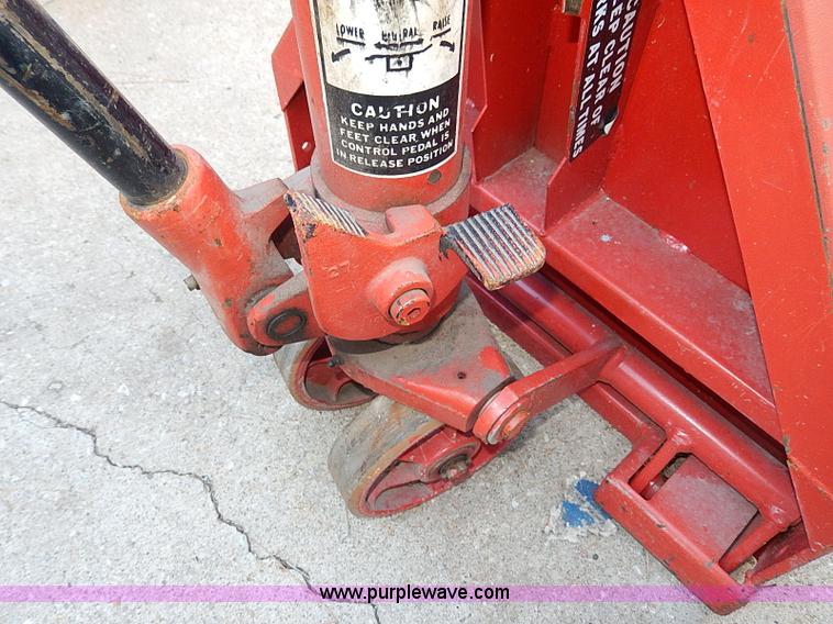 image for item AP9889 Assorted tools