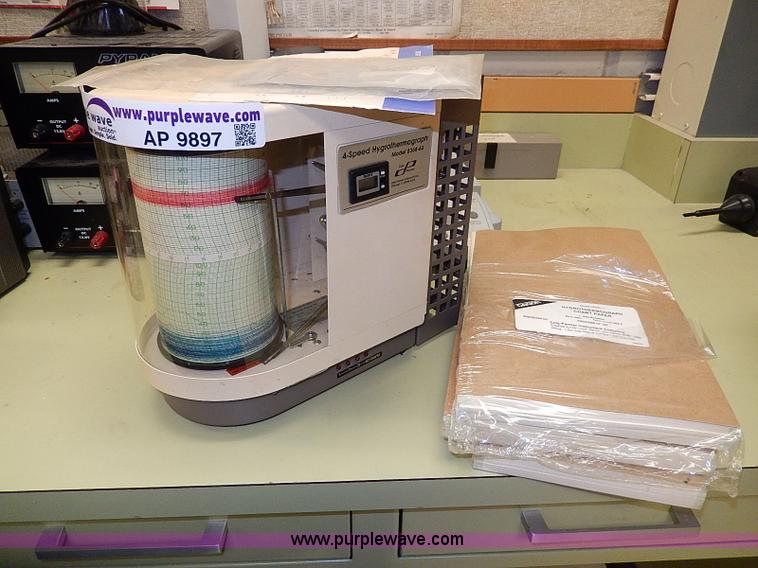 image for item AP9897 Four speed Hygrothermograph