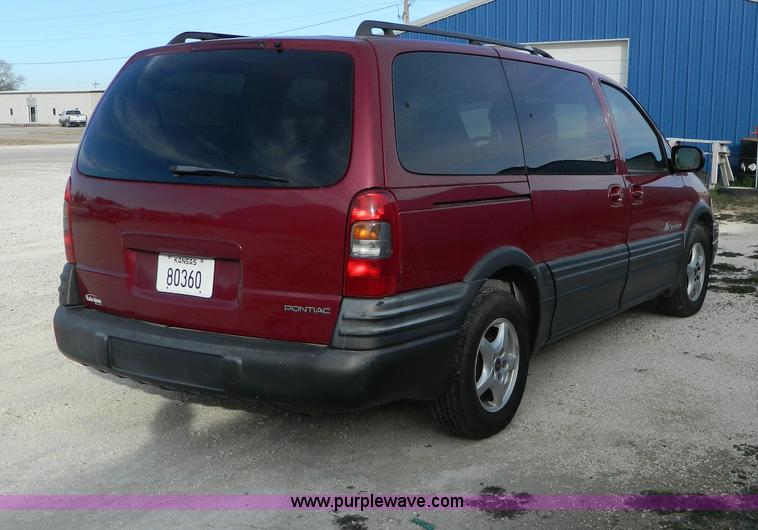 image for item AQ9998 2005 Pontiac Montana van