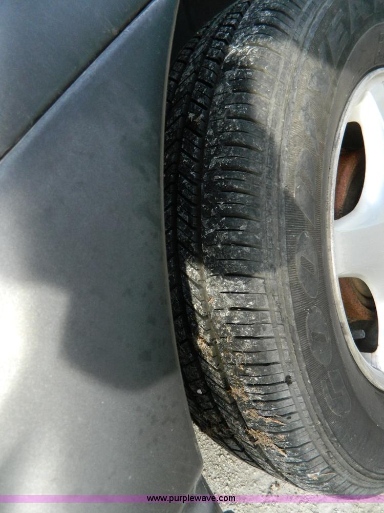 image for item AQ9998 2005 Pontiac Montana van